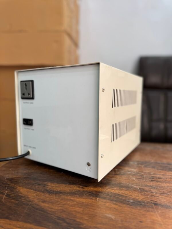 Servo Motor Stabilizer (AVR) 3kva - Image 5