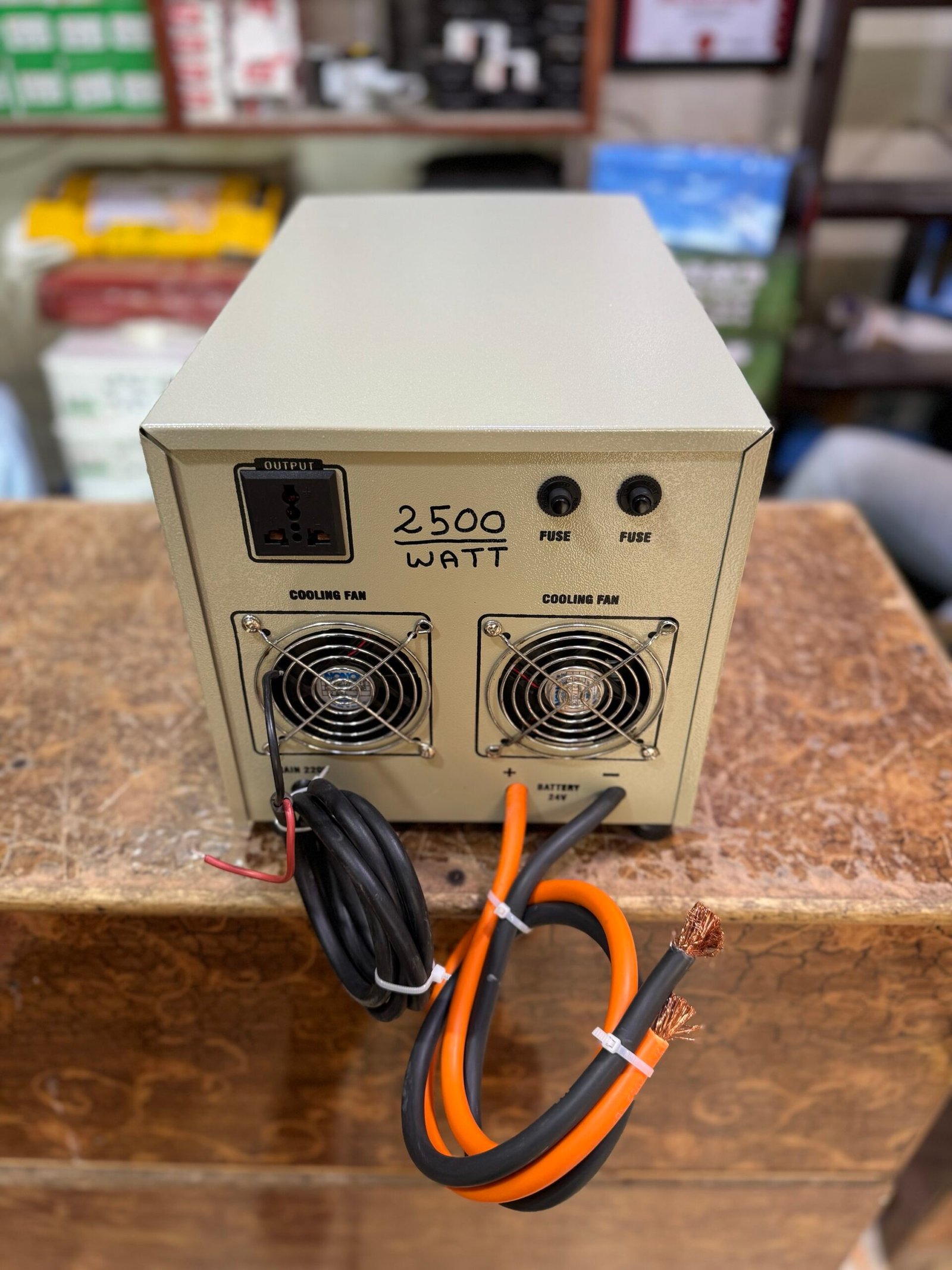 Pure Sine Wave UPS 2.5Kw 24v - Image 2